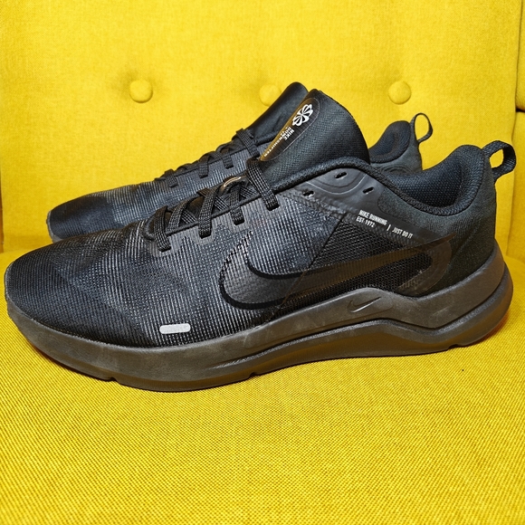 Nike Downshifter 12 Triple Black Running Sneakers Men's Shoes Size 10.5
